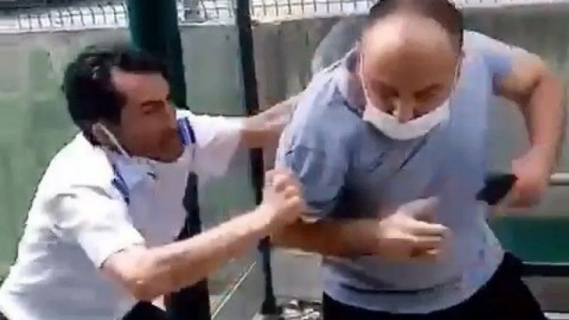 Otobüs şoförü tartıştığı yolcuyu dövdü