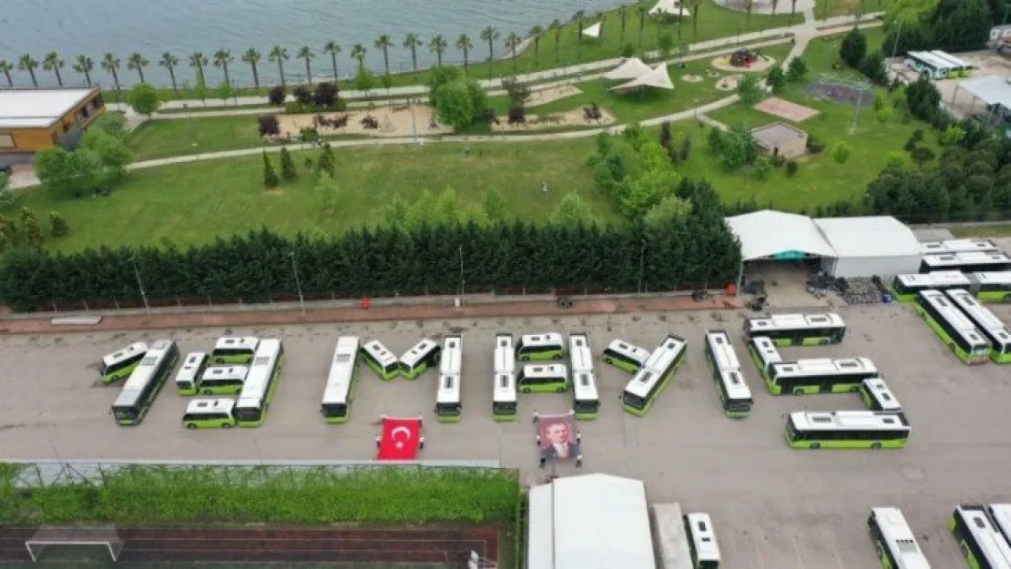 Otobüslerden 19 Mayıs Kareografisi