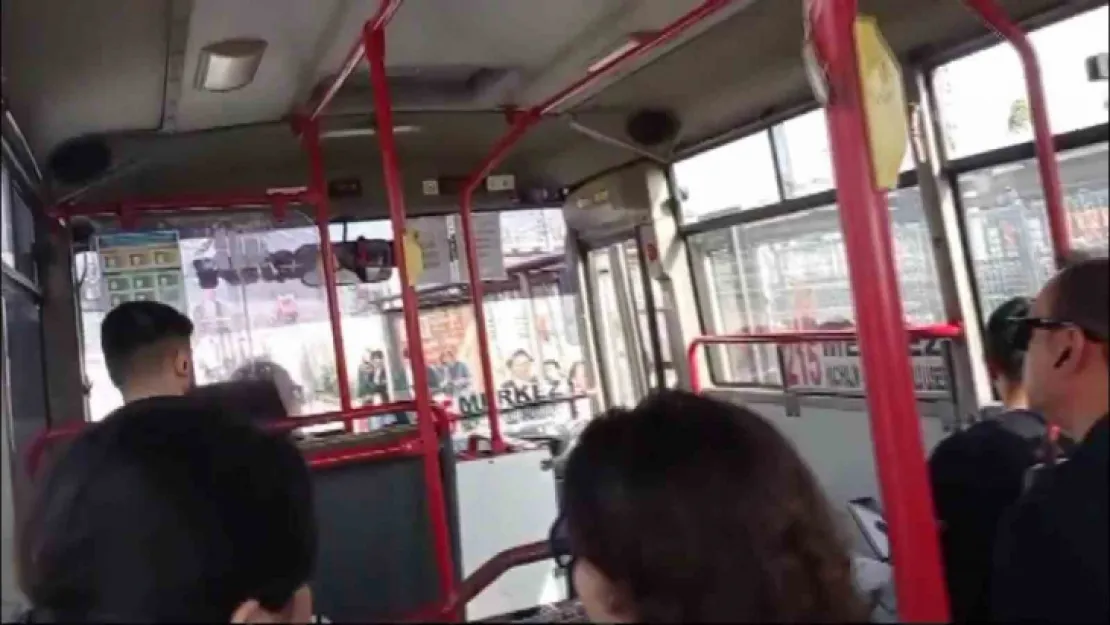 Otobüste bebek arabası kavgası