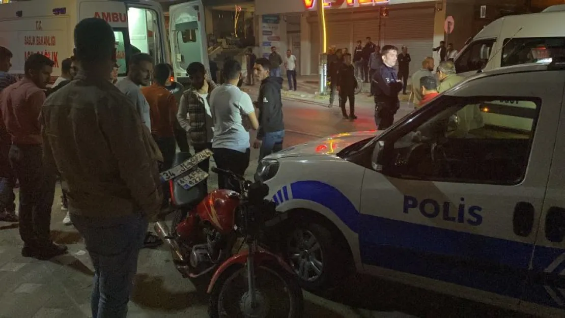 Otomobil ile çarpışan motosikletteki 2 kişi yaralandı