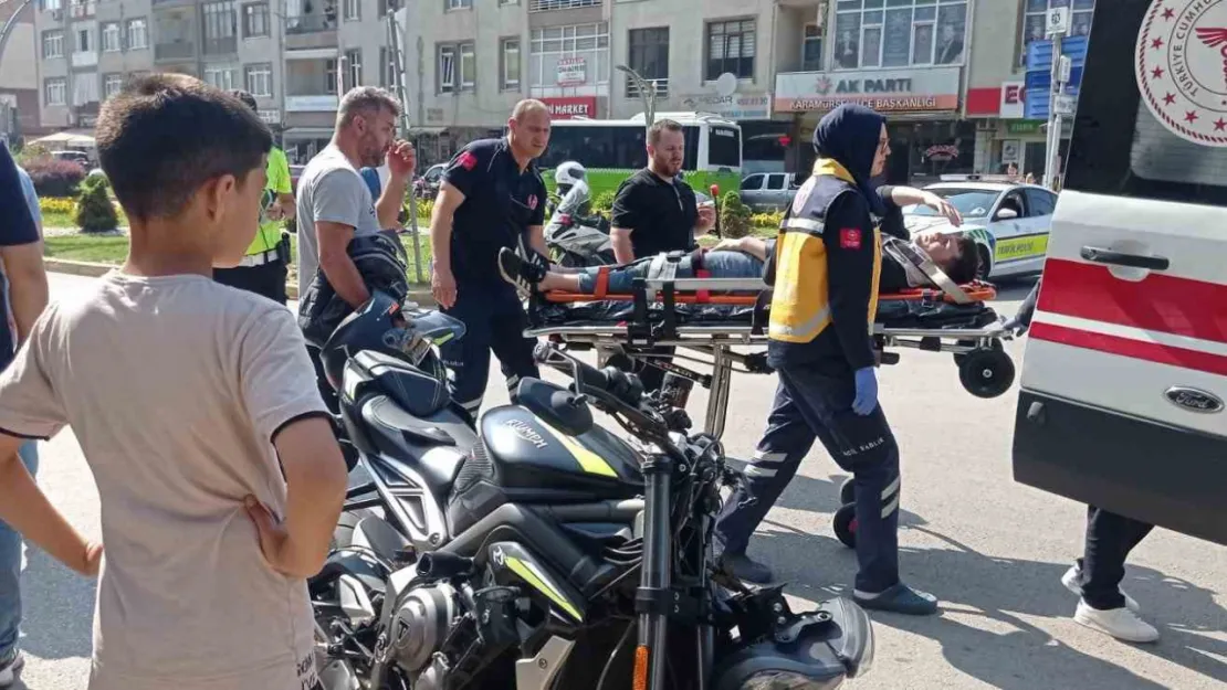 Otomobil ile çarpışan motosiklet sürücüsü yaralandı