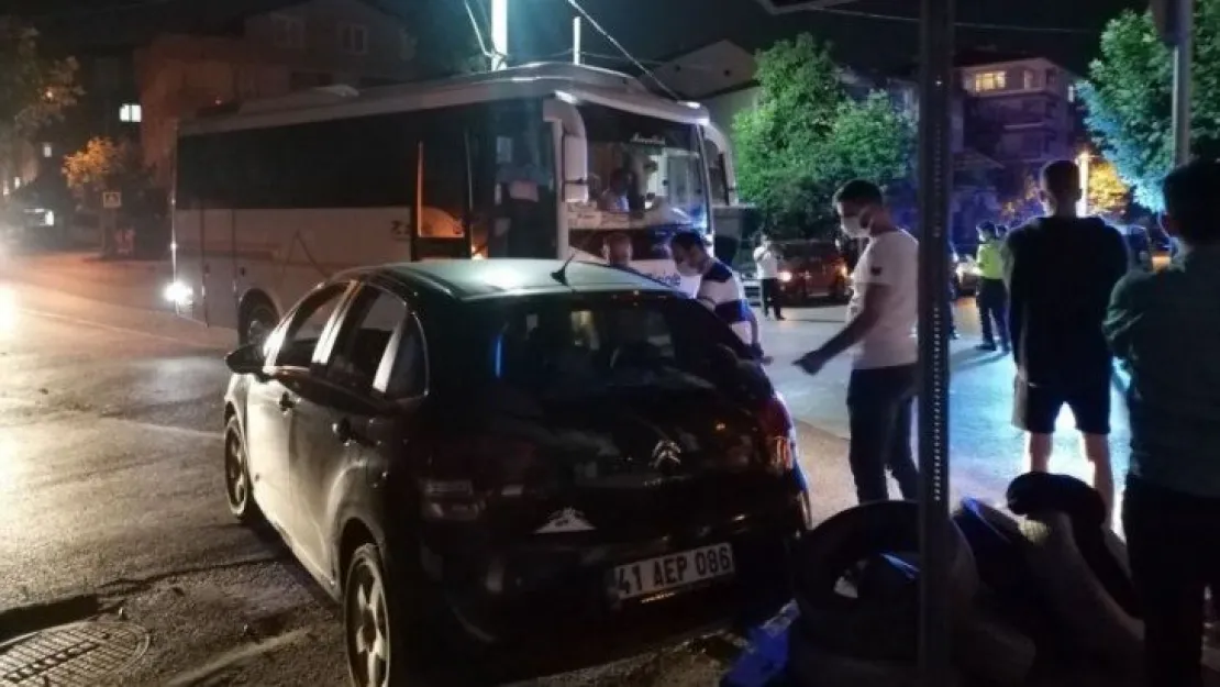 Otomobil ile servis minibüsü çarpıştı: 2 yaralı