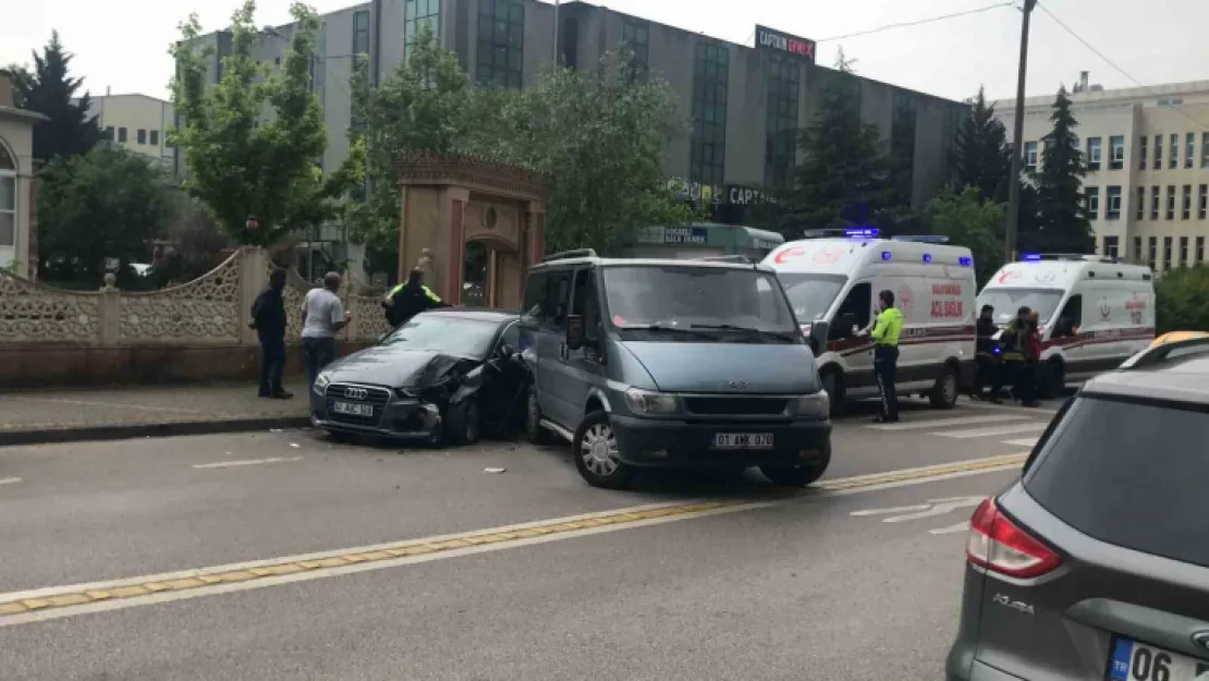 İzmit'te korkutan kaza: yaralılar var