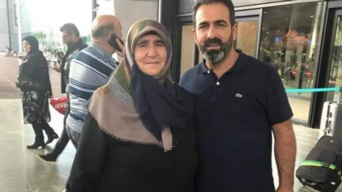 Otomobil, TIR'a çarptı anne öldü, oğlu ve gelini yaralı