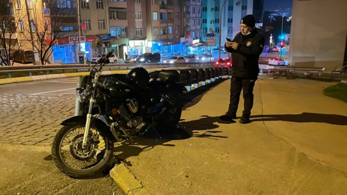 Otomobilin çarpıp kaçtığı motosikletli ağır yaralandı