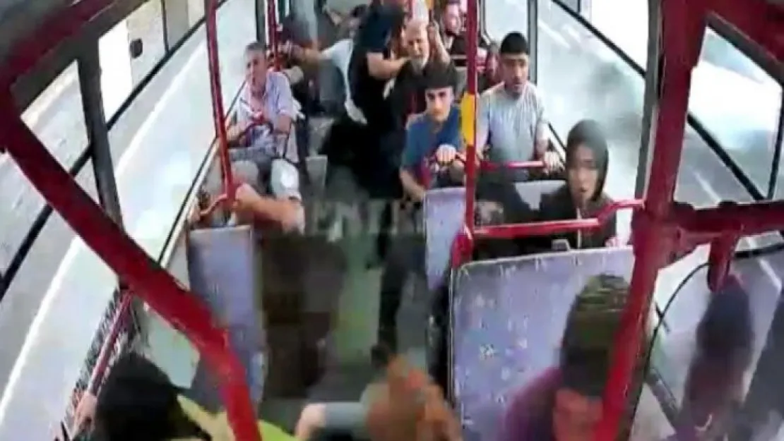 Yolcuların panik anları kamerada
