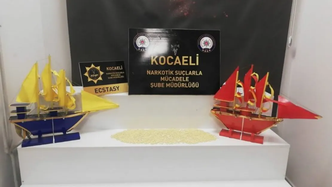 Oyuncak gemilere uyuşturucu saklamışlar!