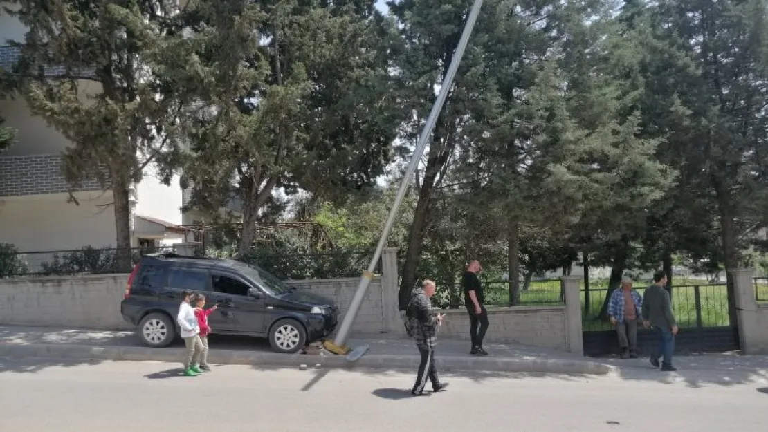 Panik yapan sürücü kazaya sebep oldu