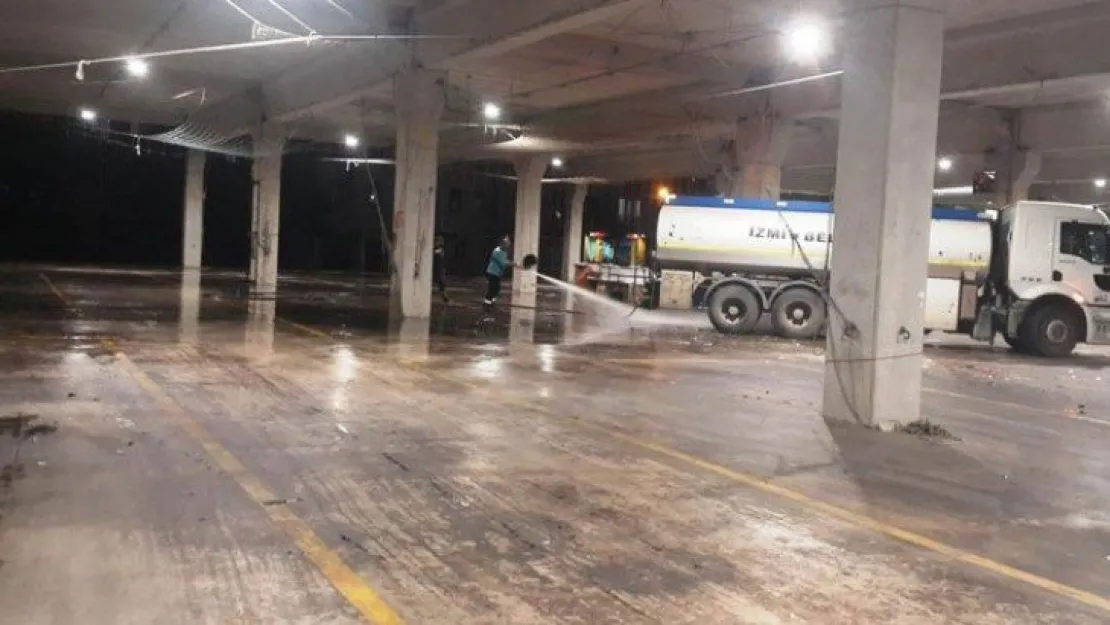 Pazar yeri temizleniyor
