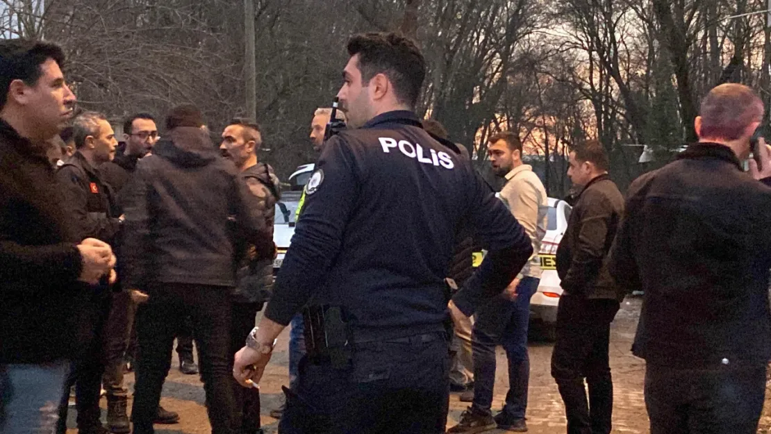 Polislere akrabalarıyla saldırdı: 2 yaralı, 4 gözaltı