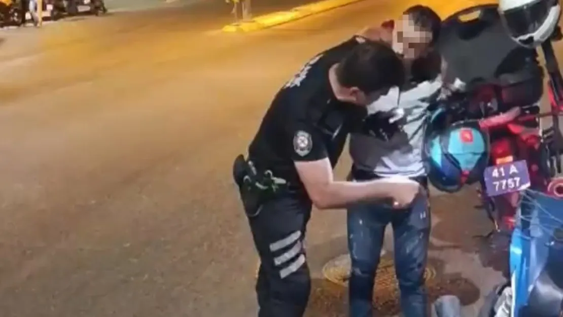 Polisten motosiklet sürücüsüne sesli ders