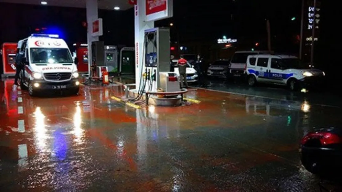 Pompacıyı bıçaklayıp kaçtı