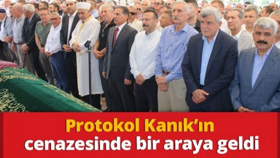 Protokol Kanık'ın cenazesinde bir araya geldi