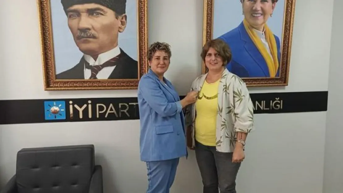 Rozetini takmıştı: 'Koltuğu hak etmiyorlar!' dedi