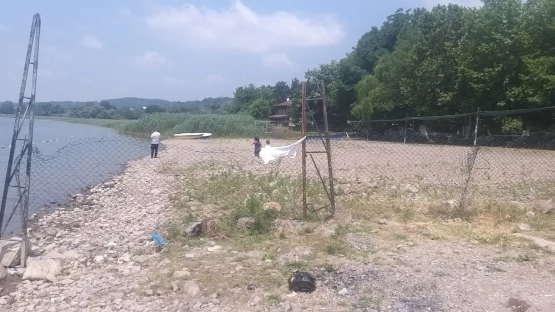 Sahil herkesin kullanımına açık olması gerekmiyor mu?