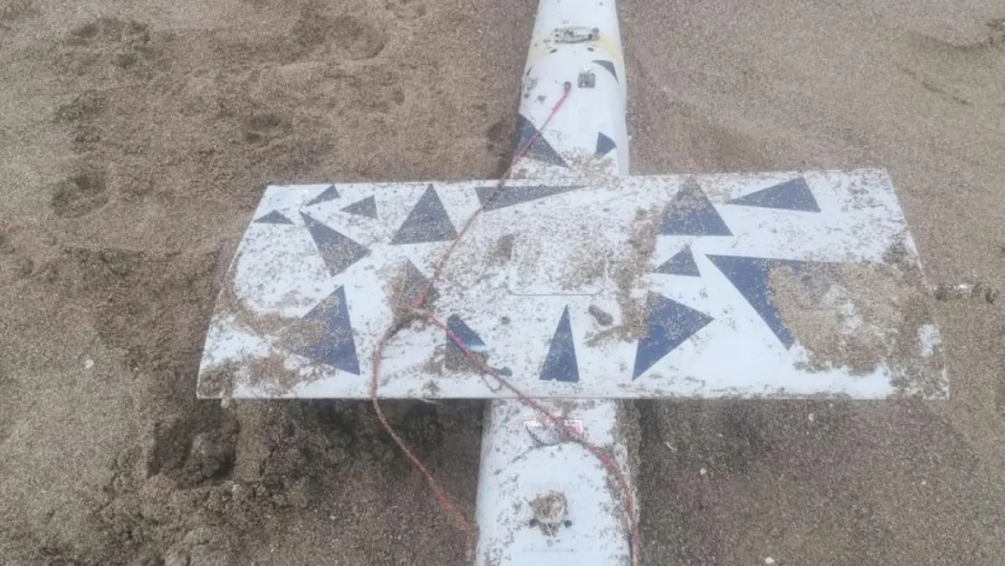 Sahile balık değil, savaş bölgesinde kullanıldığı düşünülen hava aracı vurdu