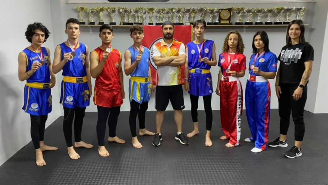 Sakarya'dan madalyalar ile döndüler
