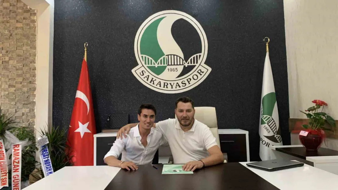 Sakaryaspor, Cebrail Karayel'i kadrosuna kattı