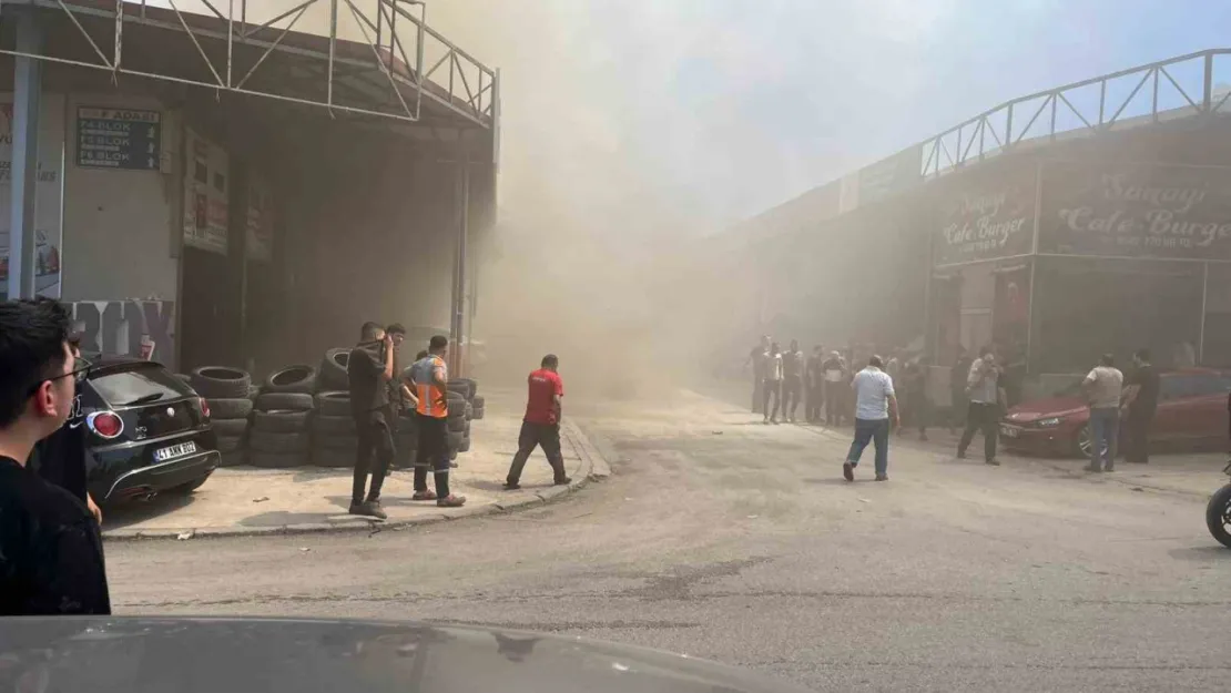 Sanayi sitesinde iş yeri yangını: Siyah dumanlar gökyüzünü kapladı
