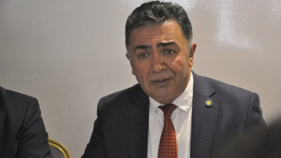 Şanbaz Yıldız, AK Partili belediyelere yüklendi!