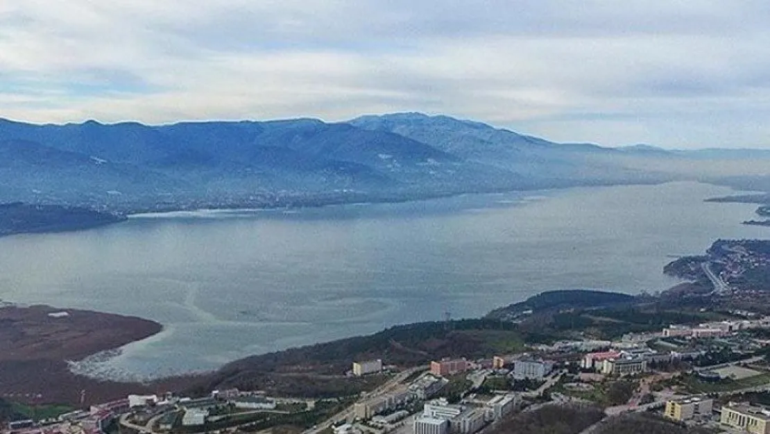 Sapanca'dan su almaya devam