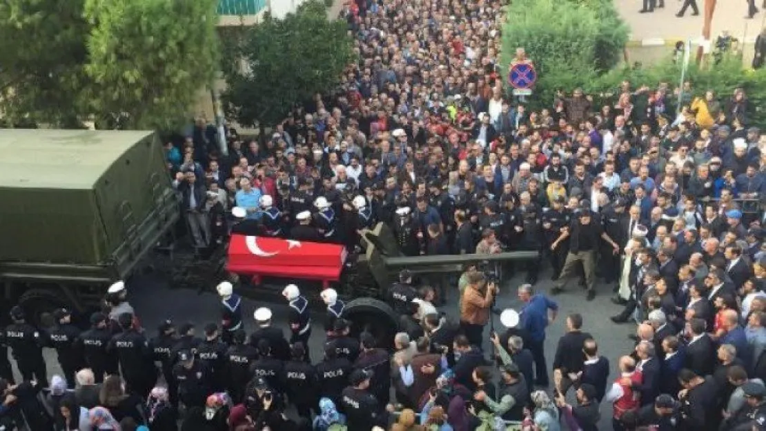 Şehidin cenazesinde CHP'ye tepki!
