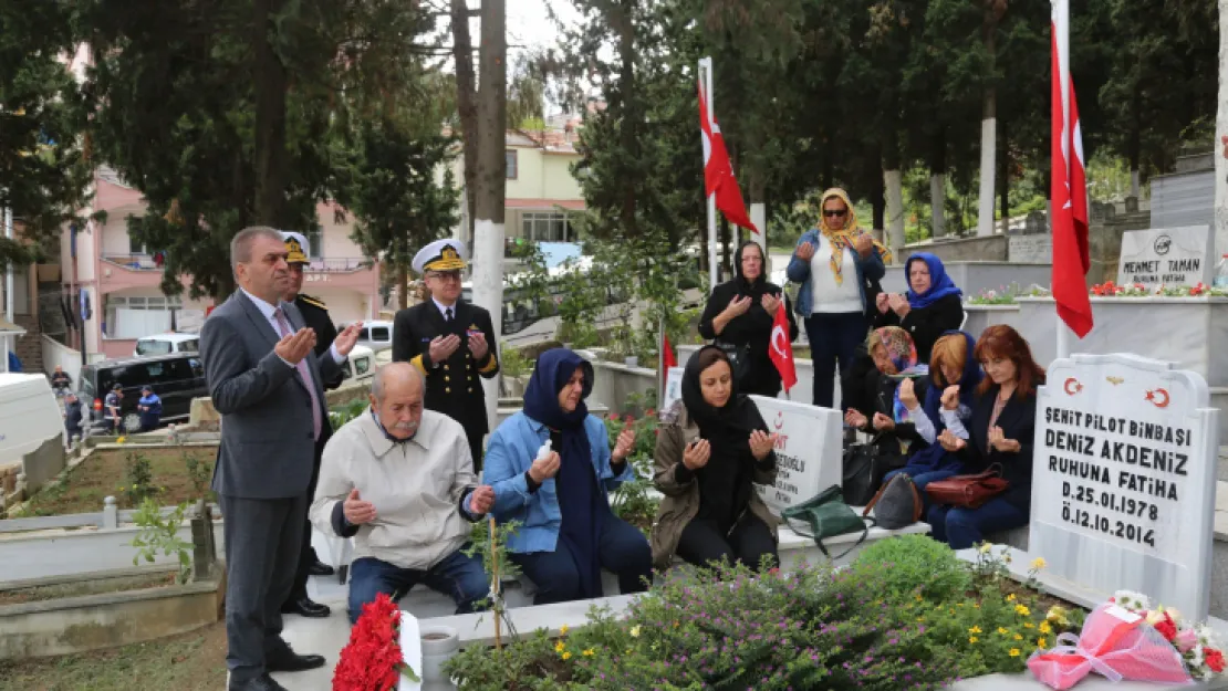 Şehit Deniz Akdeniz kabri başında anıldı