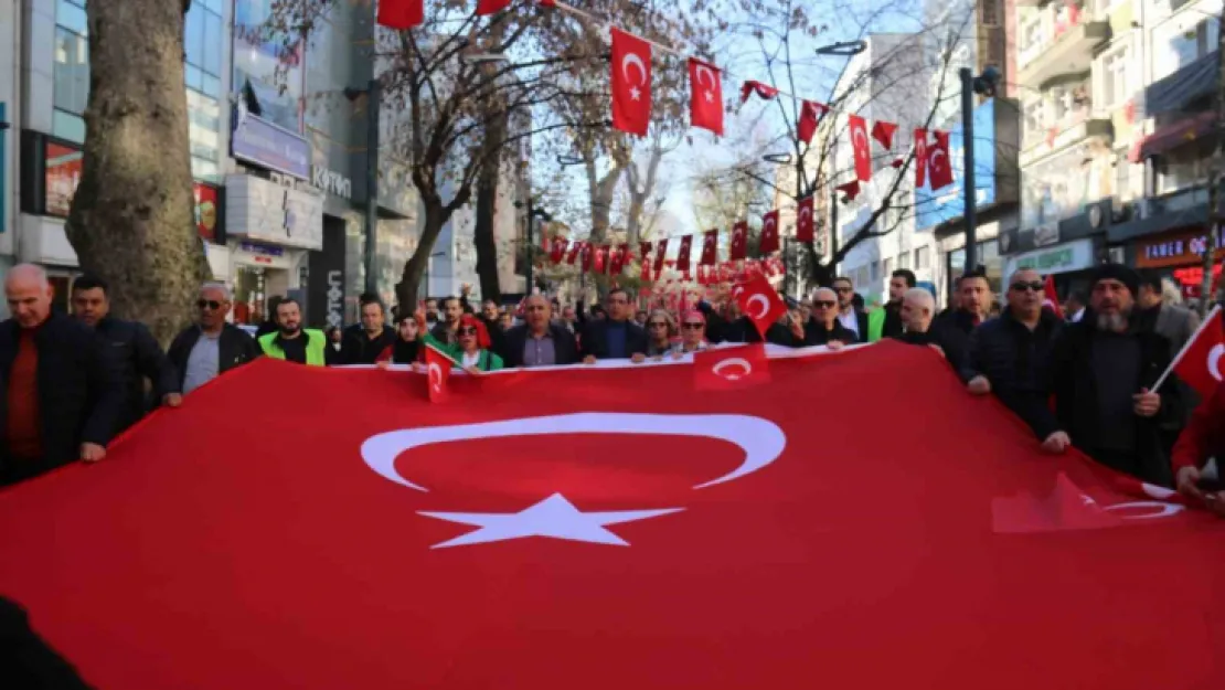 Şehitlerin ismi hep bir ağızdan okundu, terör lanetlendi