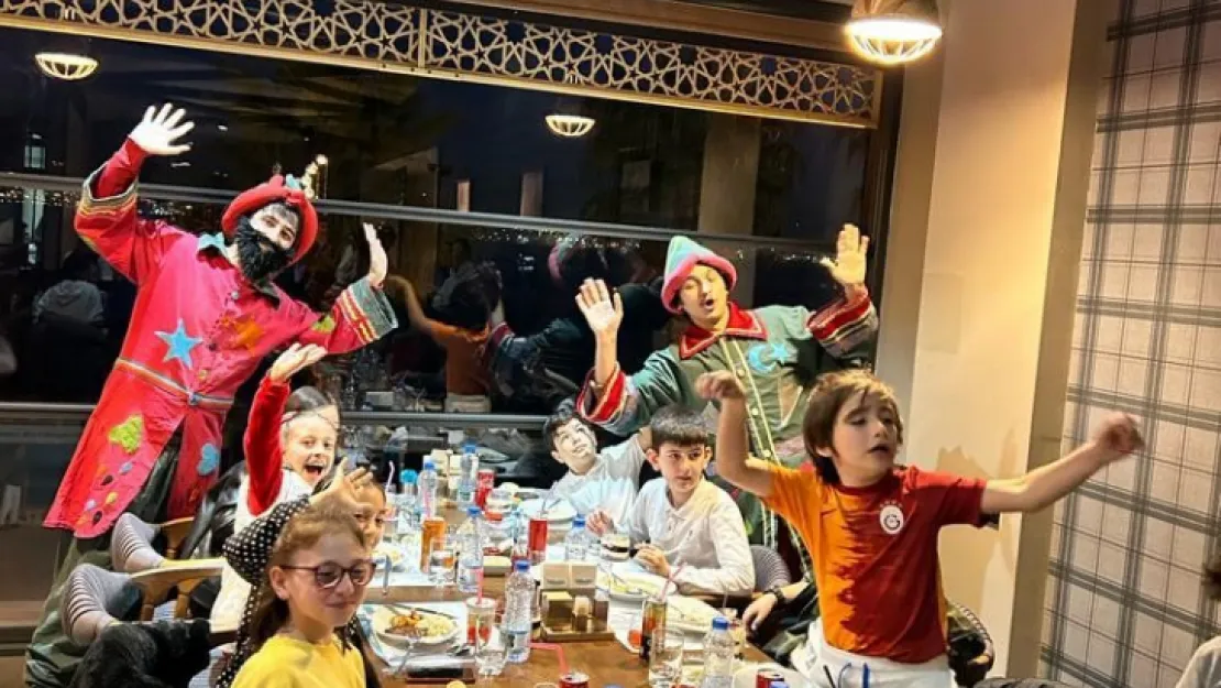 Şehrin mutfaklarında Hacivat ve Karagöz eğlencesi