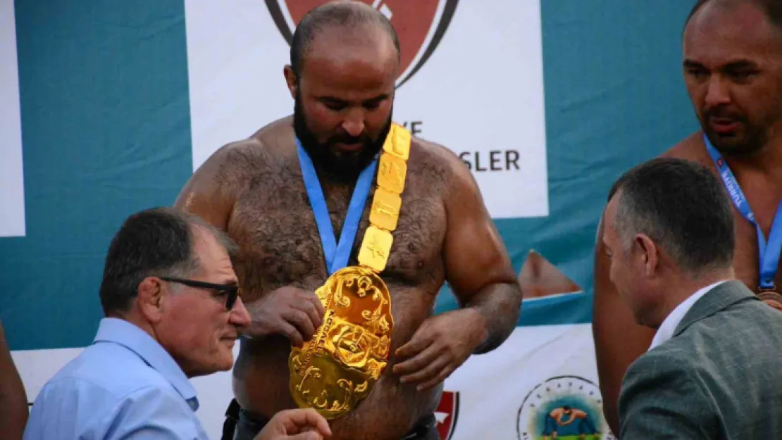 Seka Park'ta başpehlivan belli oldu