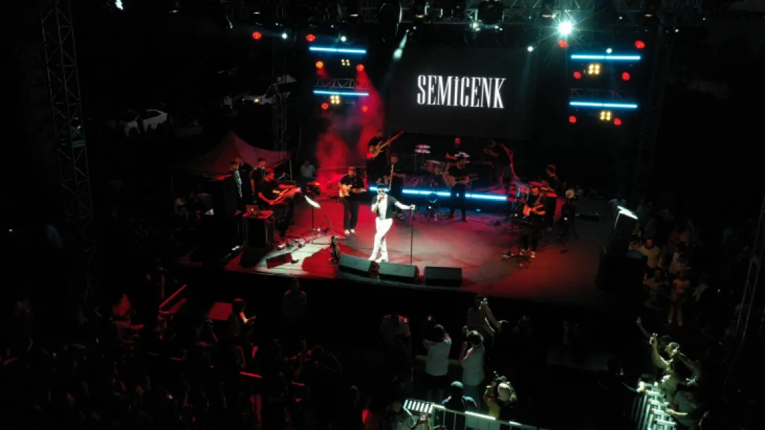Semincenk'ten Karamürsel'de muhteşem konser