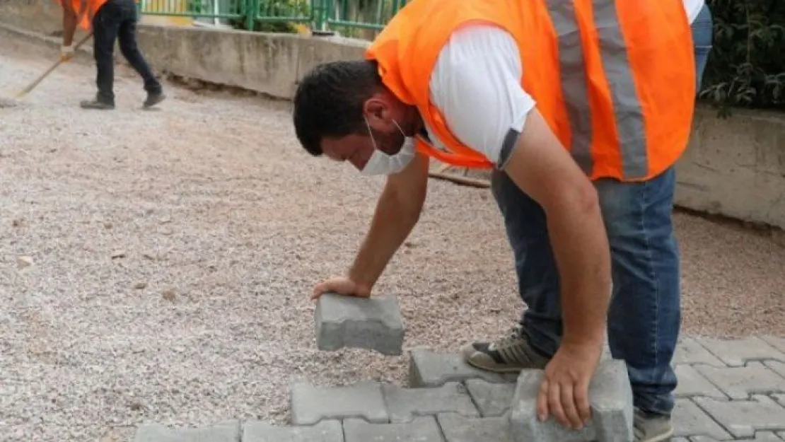 Serdar ve Veliahmet'in parke yolları yenileniyor