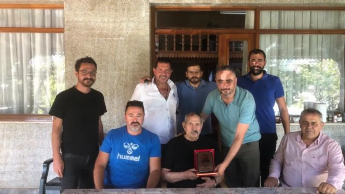 Şeref Durmuş'a anlamlı ziyaret 