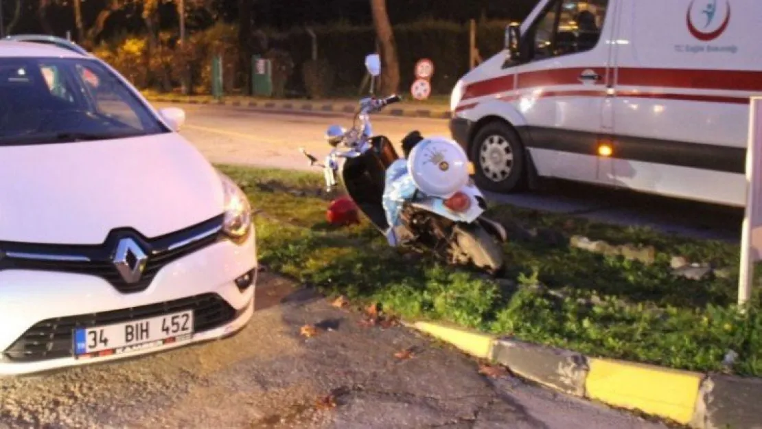 Servis minibüsü elektrikli bisikletle çarpıştı 