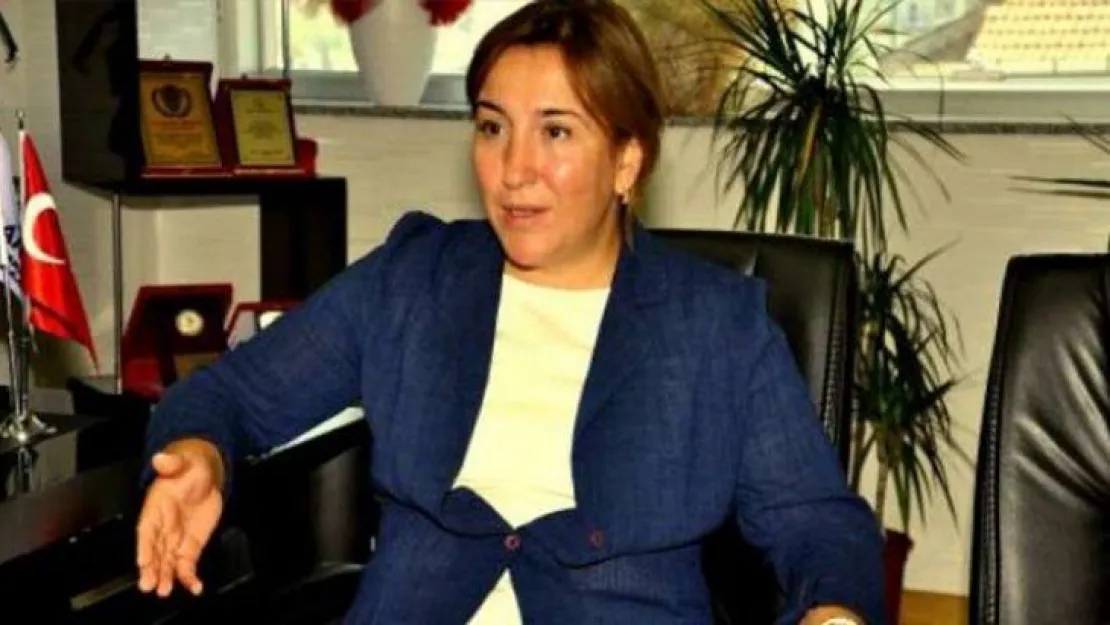 SİBEL GÖNÜL ŞAŞIRTIYOR!