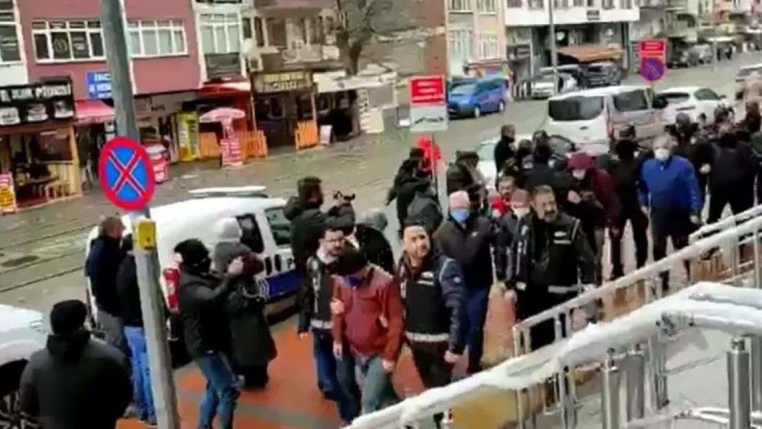 Silah kaçakçılığı operasyonunda yakalanan 24 şüpheli adliyede