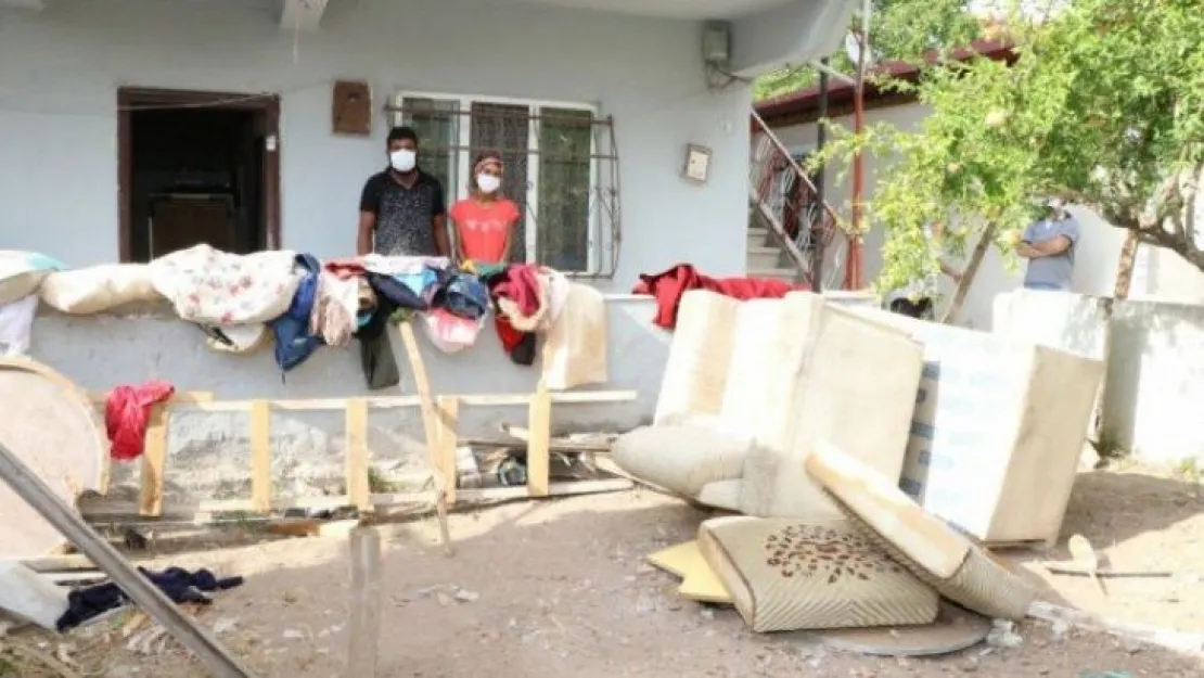 Sokağa atılan aileye Büyükşehir sahip çıktı!