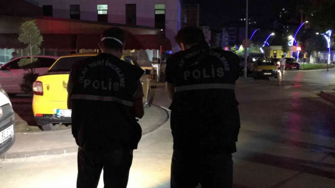 Sokak ortasında bıçaklandılar!