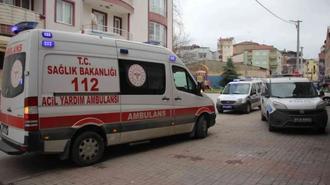 Sokak ortasında bıçaklı kavga!