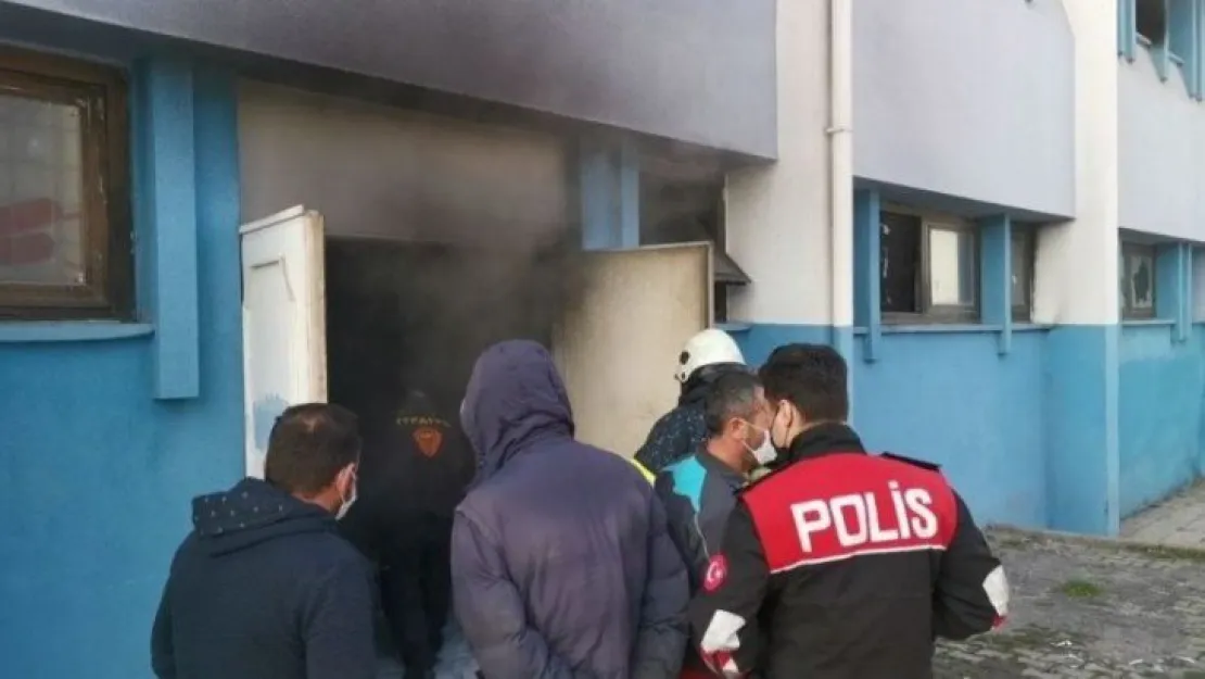 Spor salonunda korkutan yangın'