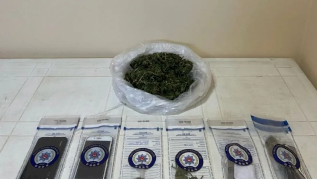 Kocaeli'de 180 gram esrar ele geçirildi