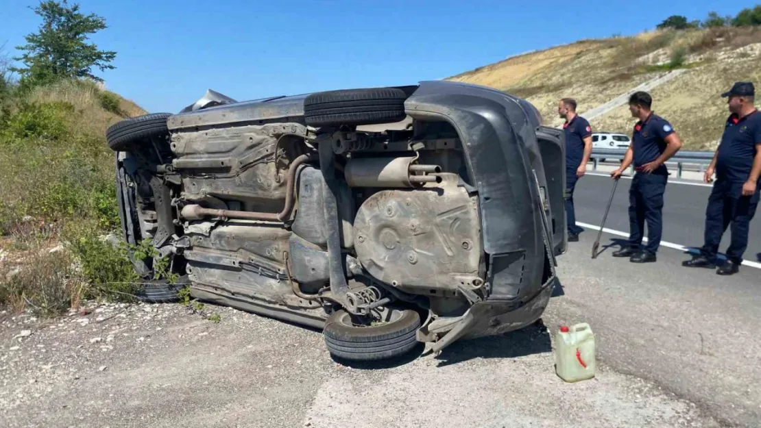 Takla atan otomobilden yara almadan kurtuldular