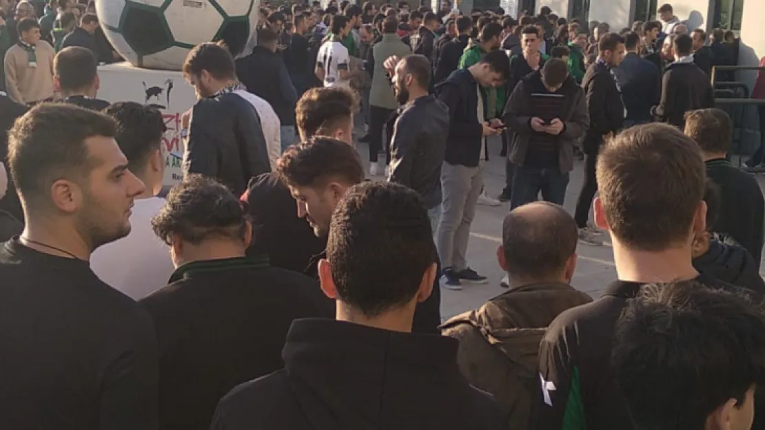 Taraftara bilet yok!