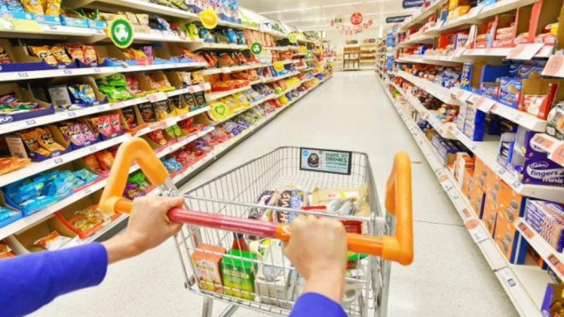 Tarihi geçmiş ürünleri satan 9 markete ceza