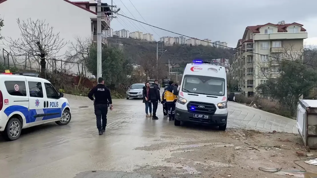 İzmit'te karı koca kavgasında kan aktı! Kocasını bıçakladı