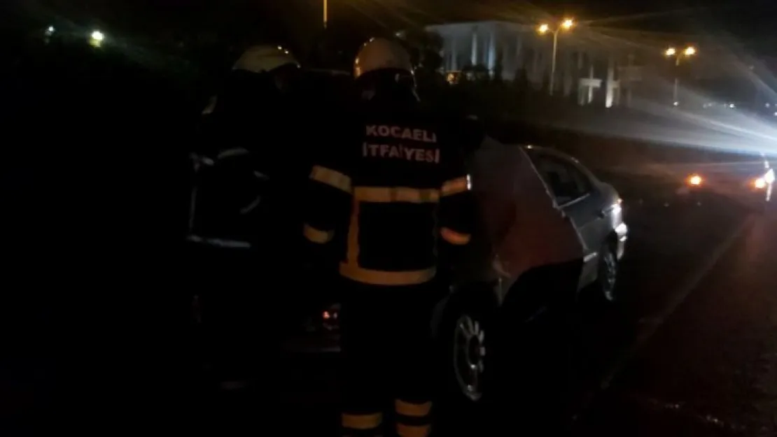 Evlerine giden ailenin otomobilinde yangın çıktı