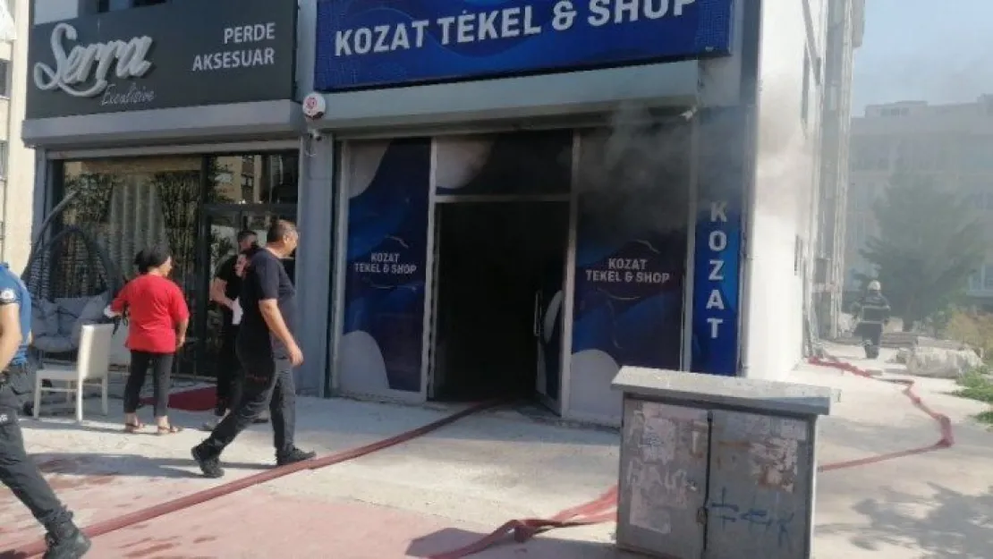 Tekel bayisinin deposu alevlere teslim oldu