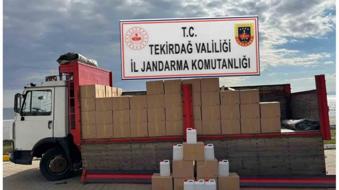 5 ton etil alkol ve binlerce kaçak tütün malzemesi ele geçirildi