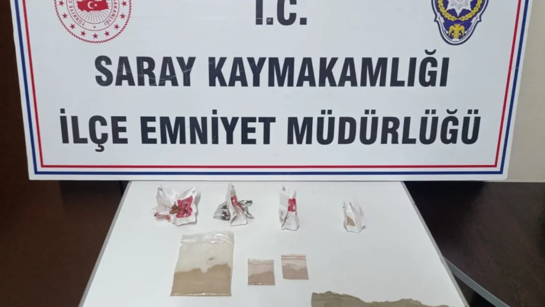 Peçeteye emdirilmiş uyuşturucu madde ele geçirildi