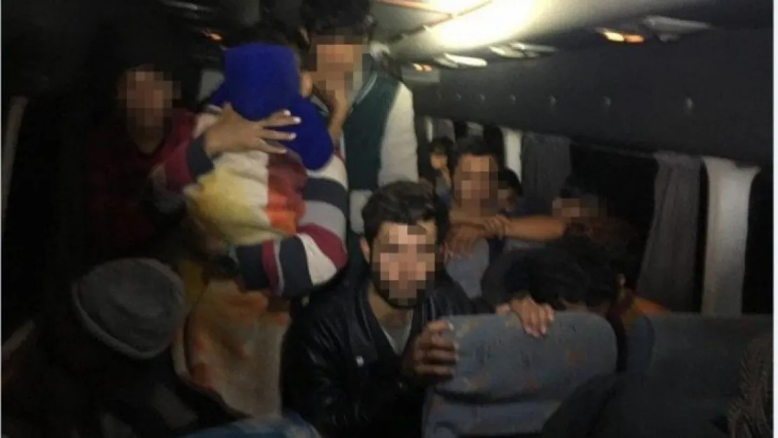 TEM'de minibüsten 40 kaçak göçmen çıktı